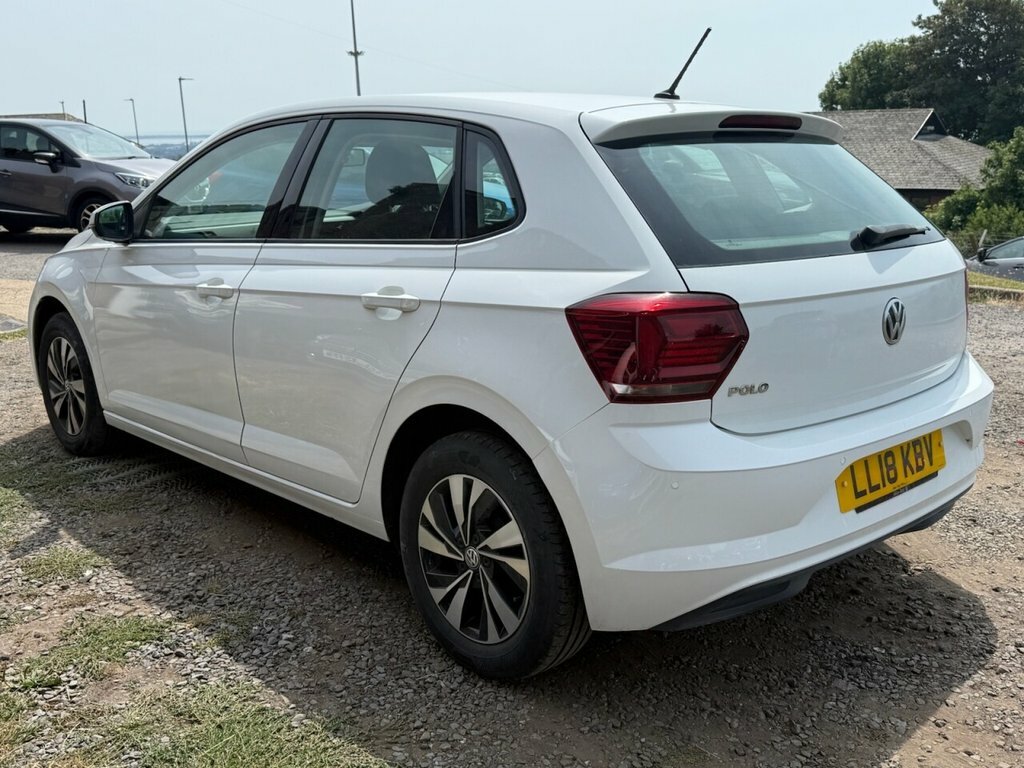 Volkswagen Polo 1L Se White #4