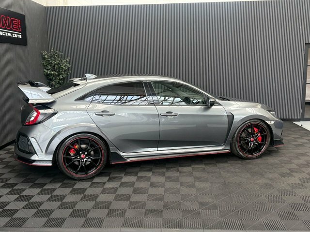 Honda Civic 2019 2.0 Vtec Turbo Type R Gt Hatchback Grey #4