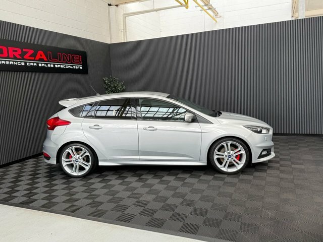 Ford Focus 2018 2.0T Ecoboost St-3 Hatchback Manua Silver #4