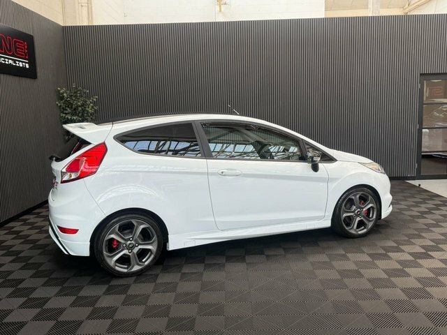 Ford Fiesta 2014 1.6T Ecoboost St-2 Hatchback Manua White #4