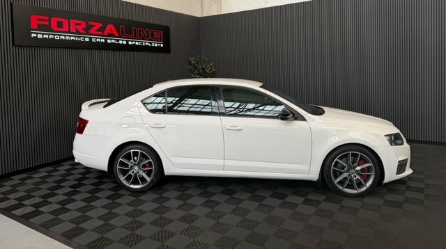 Skoda Octavia 2016 2.0 Tfsi Vrs Hatchback Dsg Euro 6 White #2
