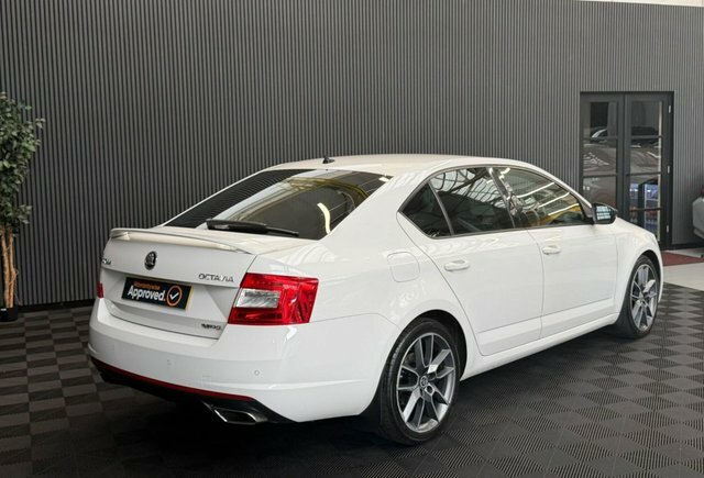 Skoda Octavia 2016 2.0 Tfsi Vrs Hatchback Dsg Euro 6 White #3