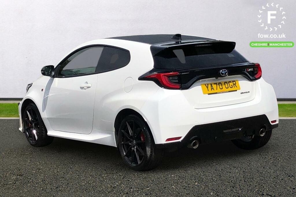 Toyota Yaris 1.6 Awd Circuit Pack YA70OGR White #2