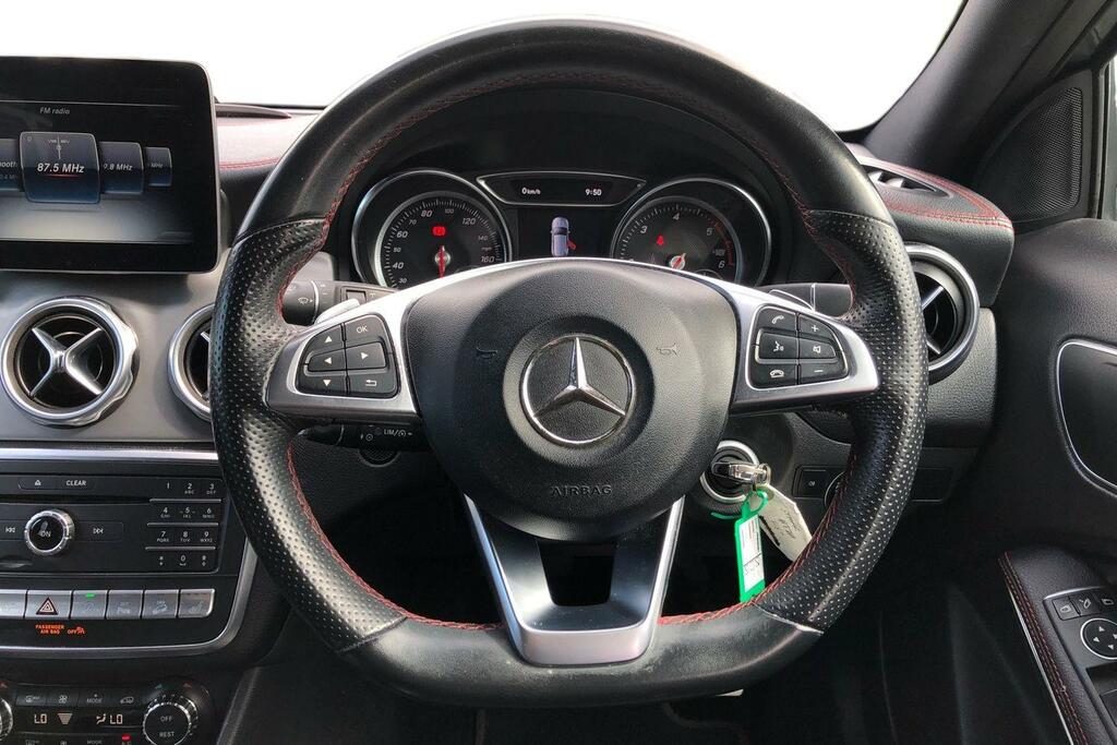 Mercedes-Benz GLA Class Gla 220D 4Matic Amg Line Premium VO68WTT Grey #5