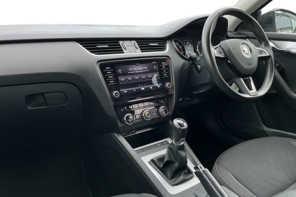 Skoda Octavia 1.0 Tsi Se YG67EHB Black #4