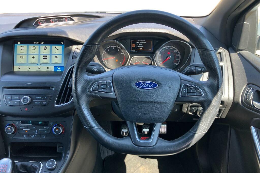 Ford Focus 2.0T Ecoboost St-2 Navigation White #5