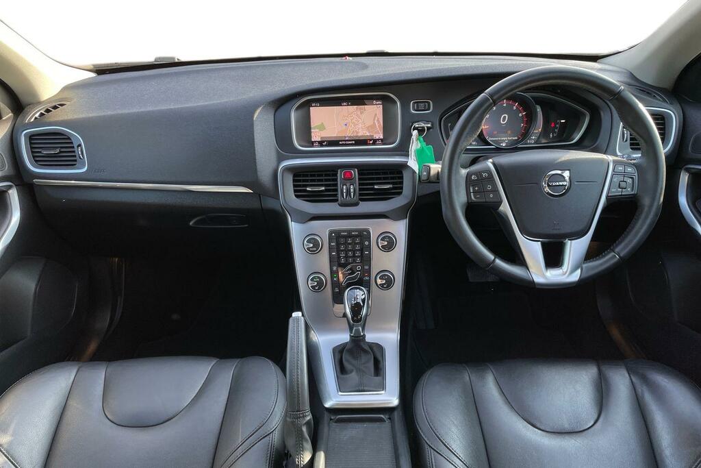 Volvo V40 T3 152 Inscription Geartronic KM19NHZ Black #3