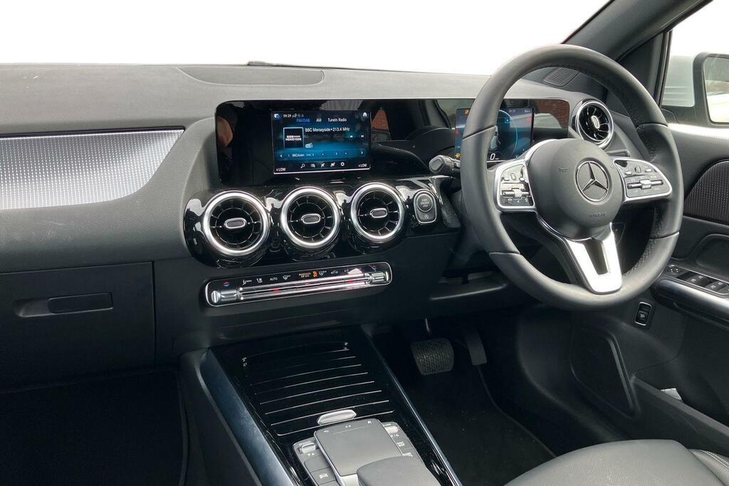 Mercedes-Benz B Class B200 Sport White #4