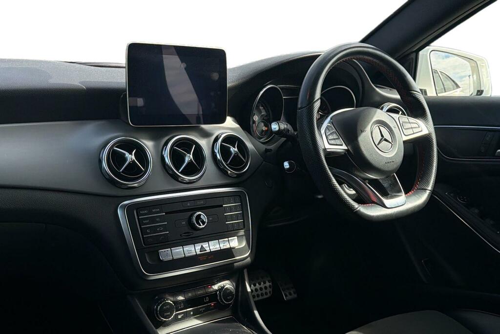 Mercedes-Benz GLA Class Gla 180 Amg Line Edition KD19WYS White #4