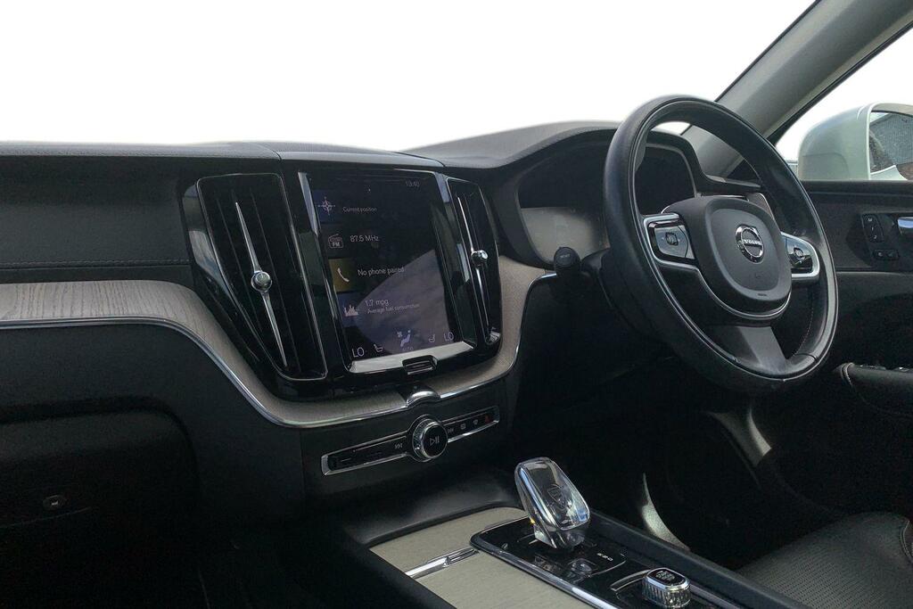 Volvo XC60 2.0 B5p 250 Inscription Awd Geartronic KR70OXC Silver #4