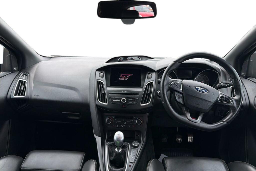 Ford Focus 2.0T Ecoboost St-3 YX17SXR White #3