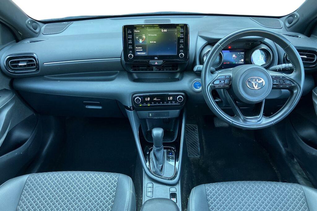 Toyota Yaris 1.5 Hybrid Dynamic Cvt WB21MXA Red #3