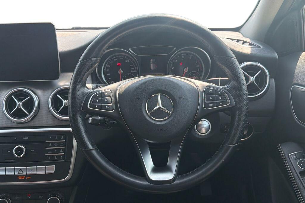Mercedes-Benz GLA Class Gla 180 Urban Edition AB06HAZ Grey #5