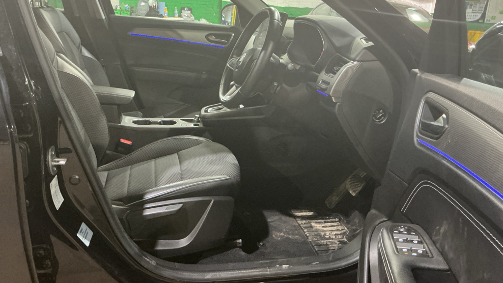Renault Arkana 1.6 E-tech Hybrid 145 S Edition Black #3