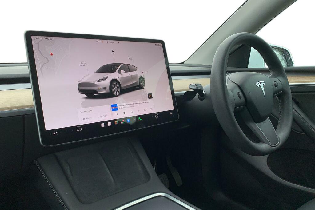 Tesla Model Y Long Range Awd GJ22NYH White #4