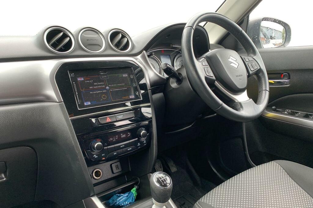 Suzuki Vitara 1.4 Boosterjet 48V Hybrid Sz-t White #4