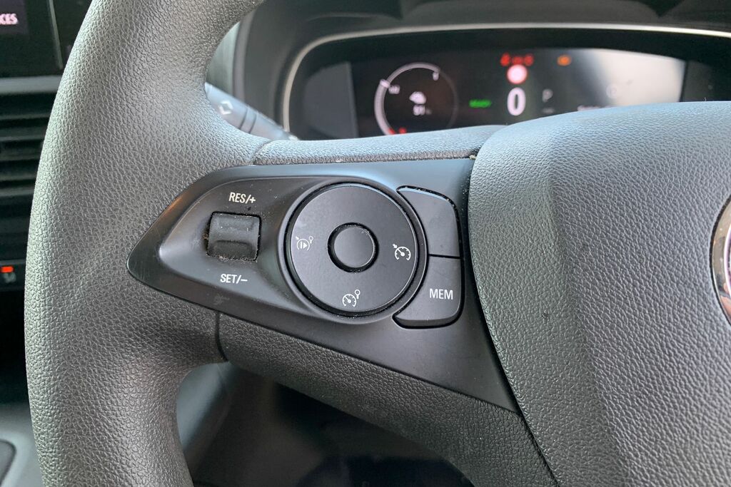 Vauxhall Combo-e Life 100Kw Design 50Kwh Grey #6