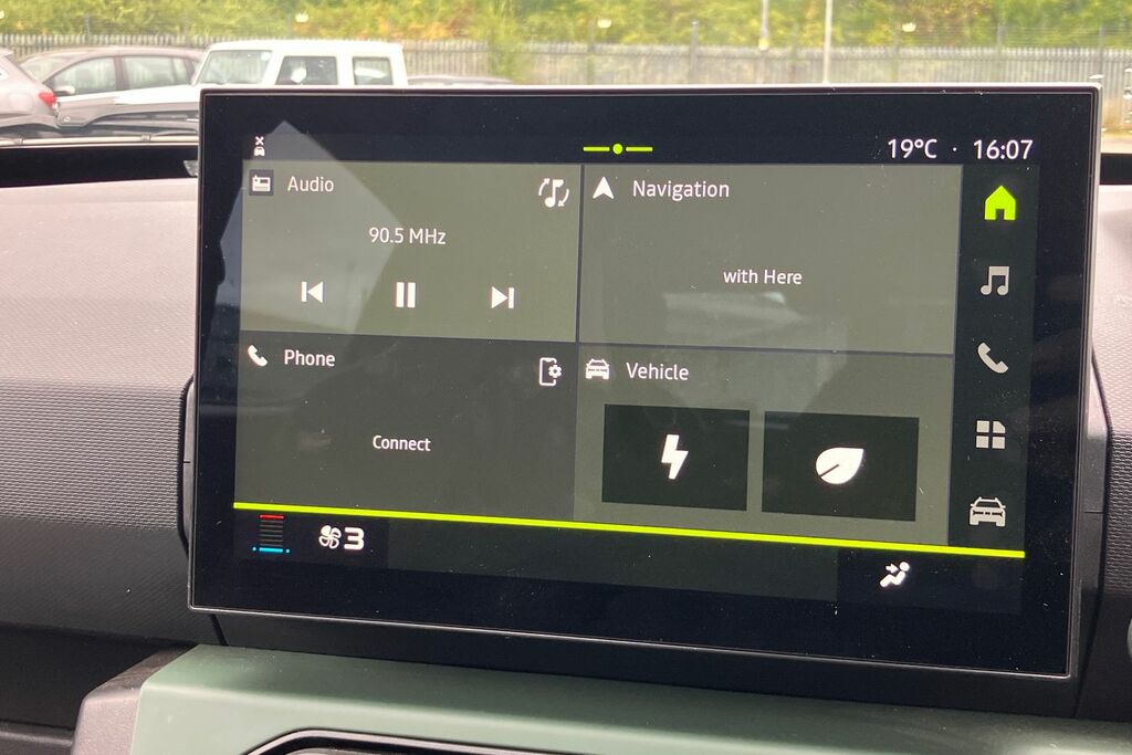 Dacia Spring 27Kwh Extreme 65 48Kw NV25UDB Green #6
