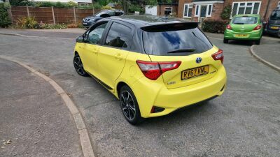 Toyota Yaris Hatchback White #2