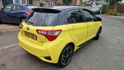 Toyota Yaris Hatchback White #3