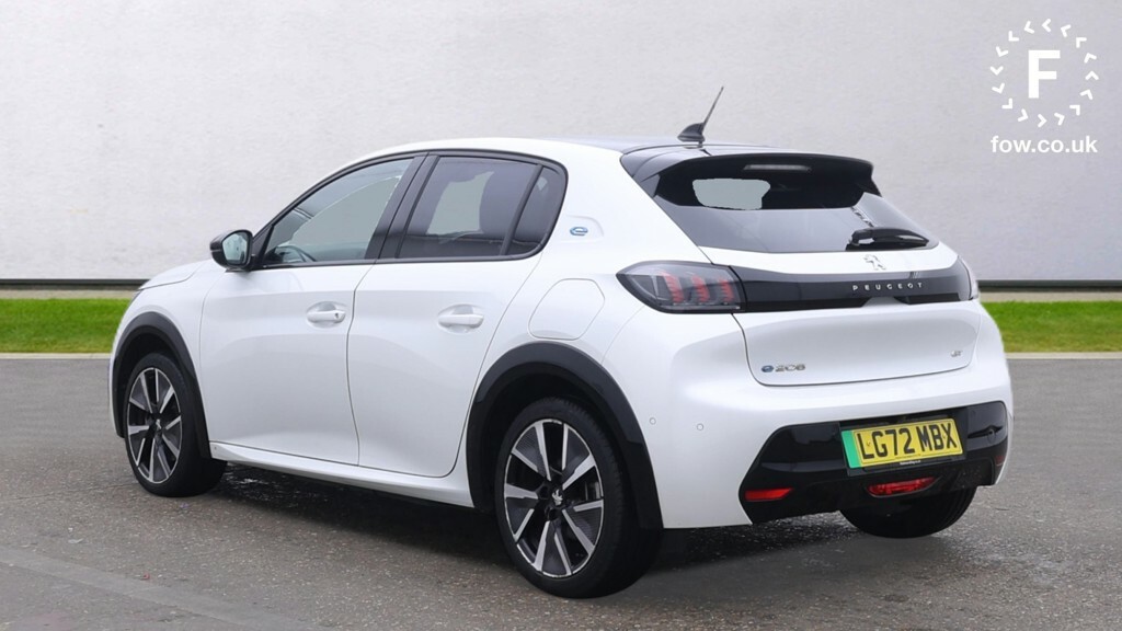 Peugeot e-208 100Kw Gt Premium 50Kwh White #3