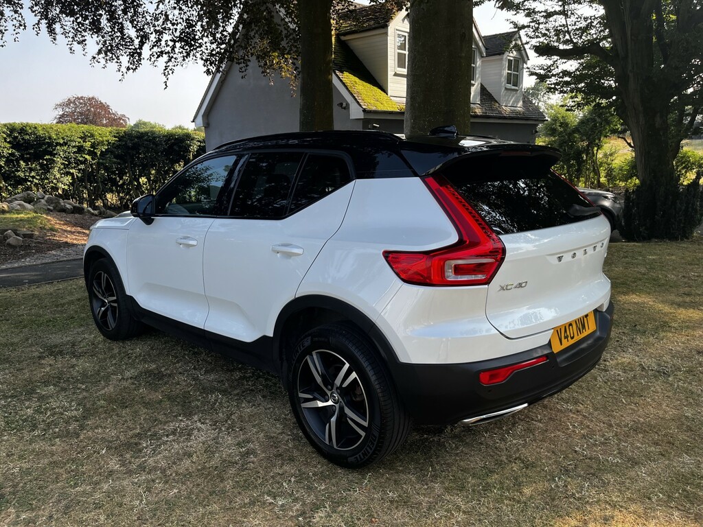 Volvo XC40 Suv 2.0 R-design D4 1St Edition Awd,sat Nav,pan Ro V40NMT White #4