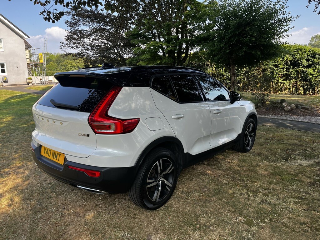 Volvo XC40 Suv 2.0 R-design D4 1St Edition Awd,sat Nav,pan Ro V40NMT White #3
