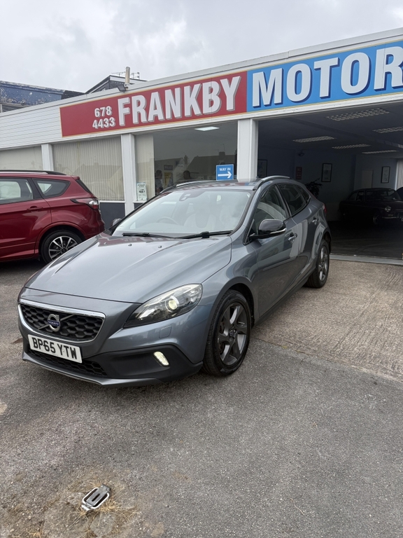 Volvo V40 Cross Country 2.0 D2 Cross Country Lux Nav BP65YTW Grey #2
