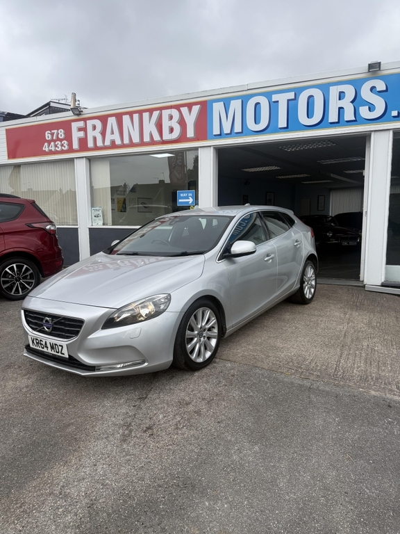 Volvo V40 1.6 D2 Se Nav Silver #2