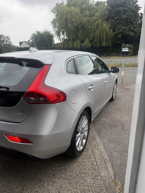 Volvo V40 1.6 D2 Se Nav Silver #4