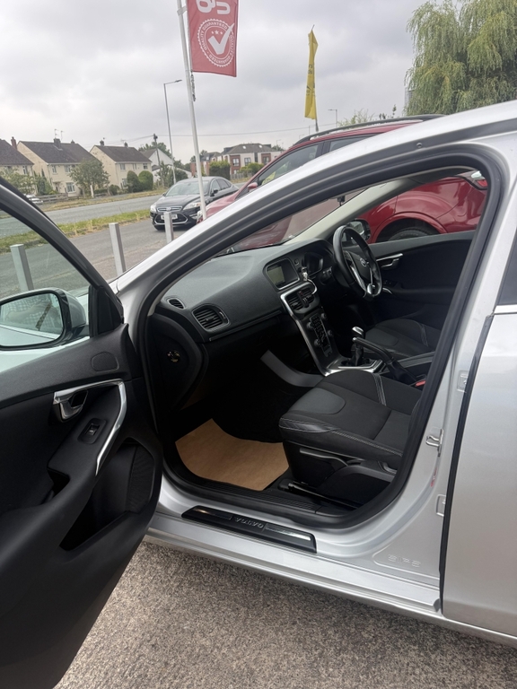 Volvo V40 D2 R Design Lux Blue #8