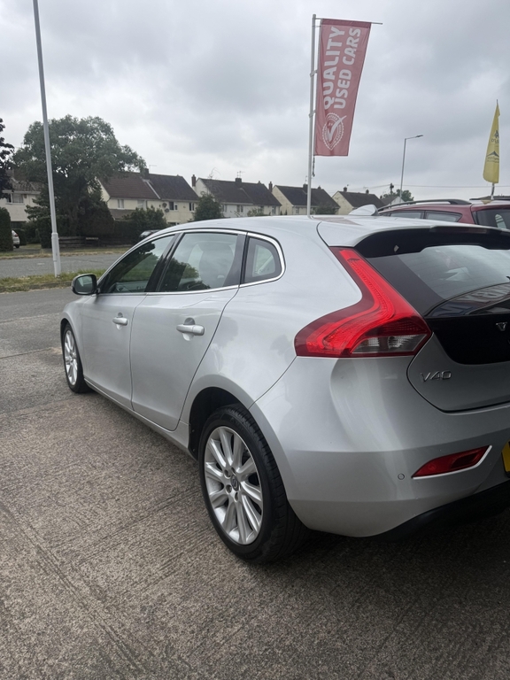 Volvo V40 1.6 D2 Se Nav Silver #3