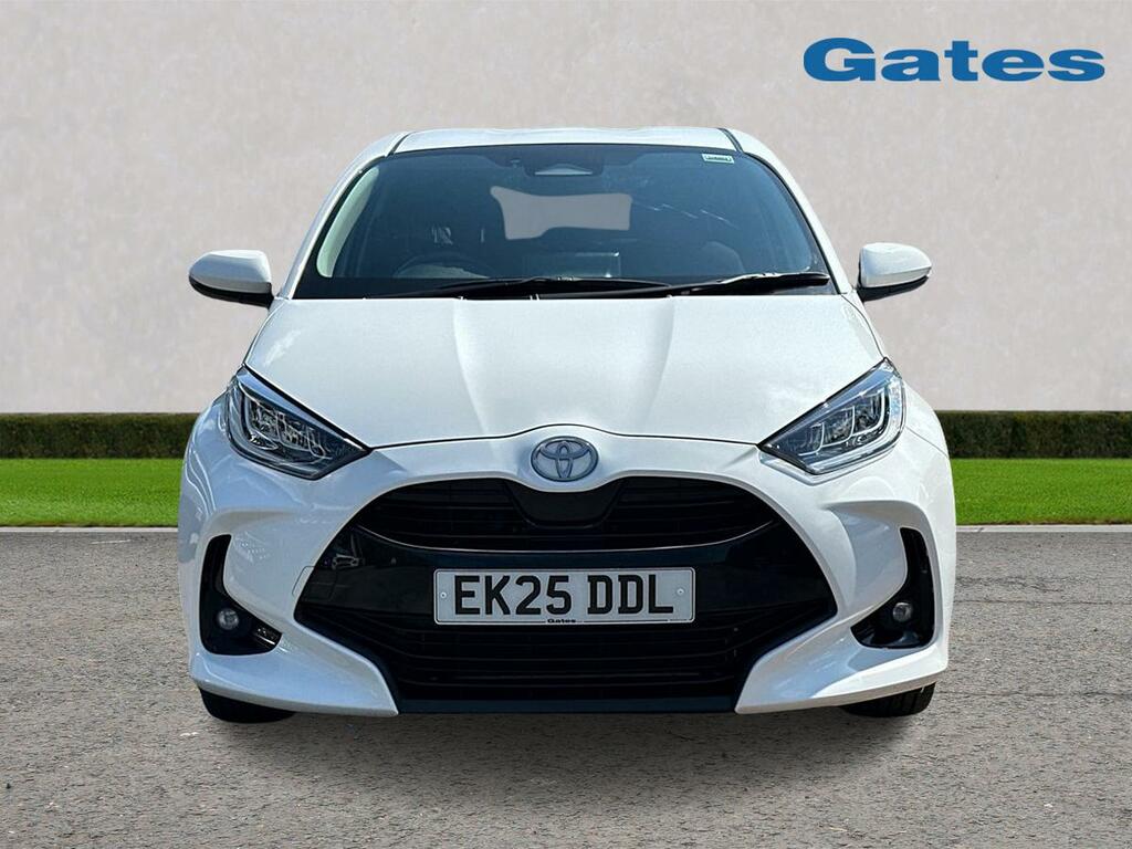 Toyota Yaris Toyota Yaris Design 1.5 Hybrid EK25DDL White #2