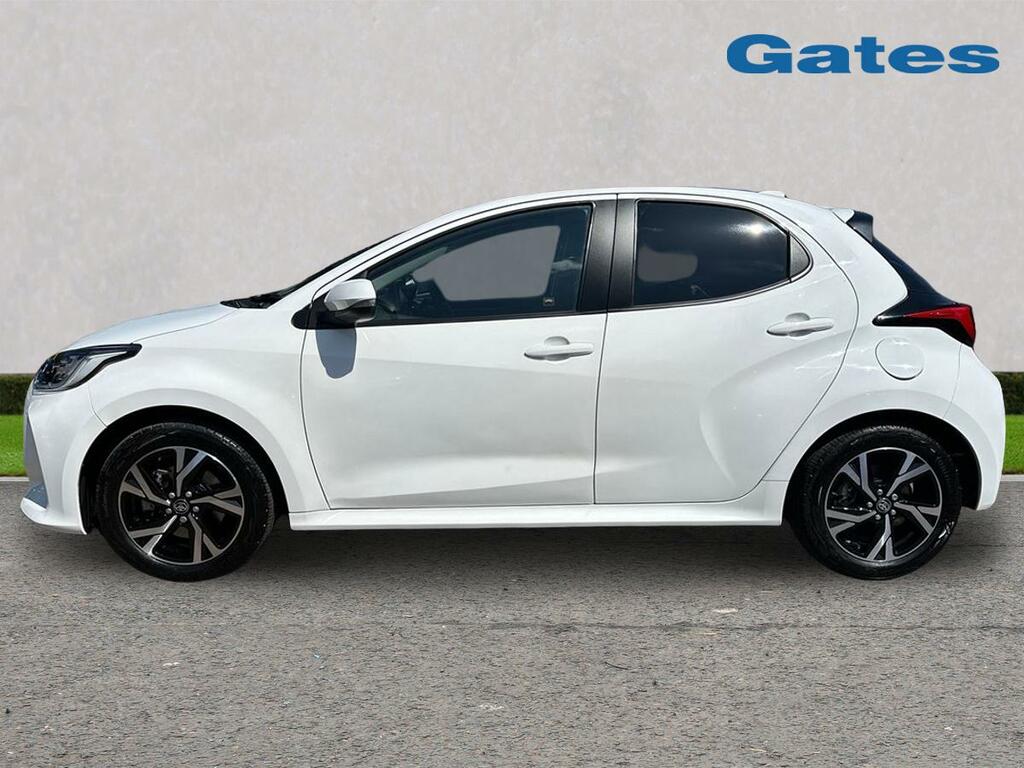 Toyota Yaris Toyota Yaris Design 1.5 Hybrid EK25DDL White #4