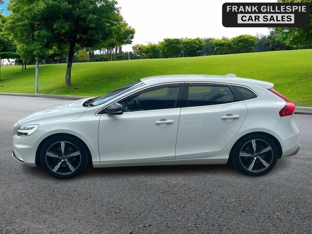 Volvo V40 2.0 T2 Gpf R-design Nav Plus Euro 6 Ss White