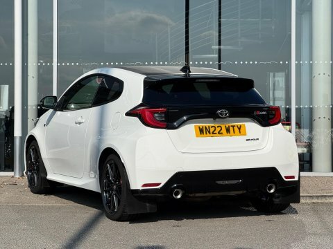 Toyota Yaris Gr-y Circuit WN22WTY White #5
