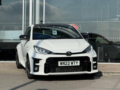Toyota Yaris Gr-y Circuit WN22WTY White #2