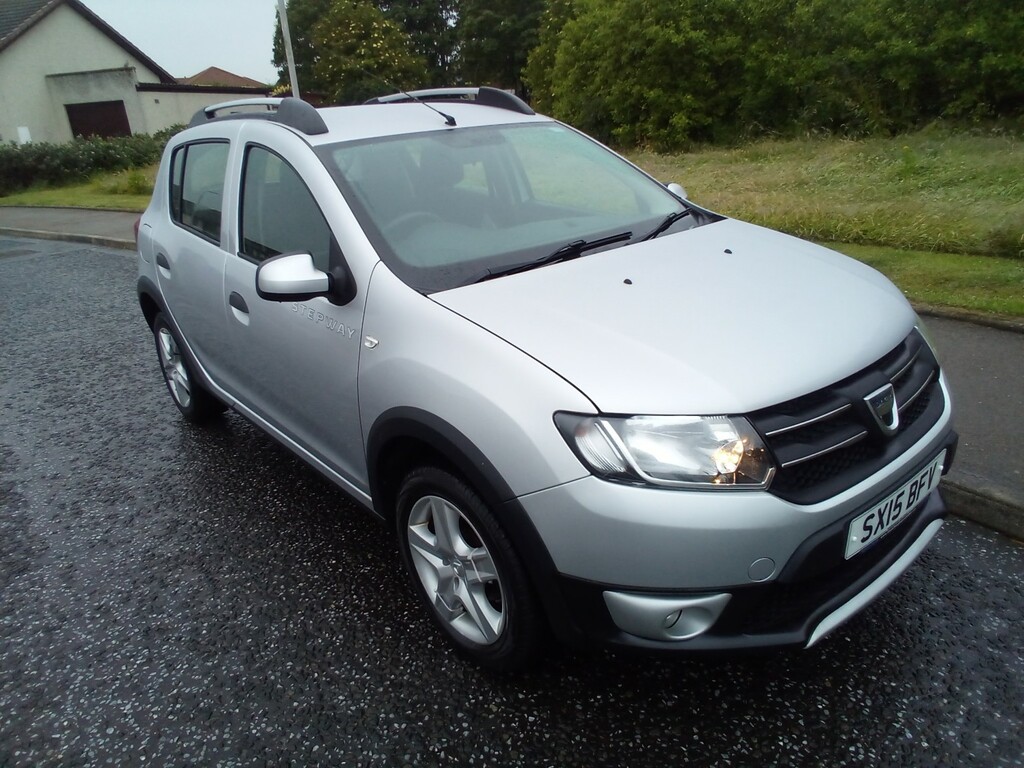 Dacia Sandero Stepway Hatchback Stepway Laureate 1.5 Dci 90 201515 Silver