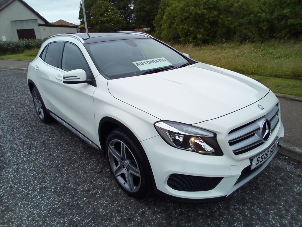 Mercedes-Benz GLA Class 220D Amg Line 4Wd White