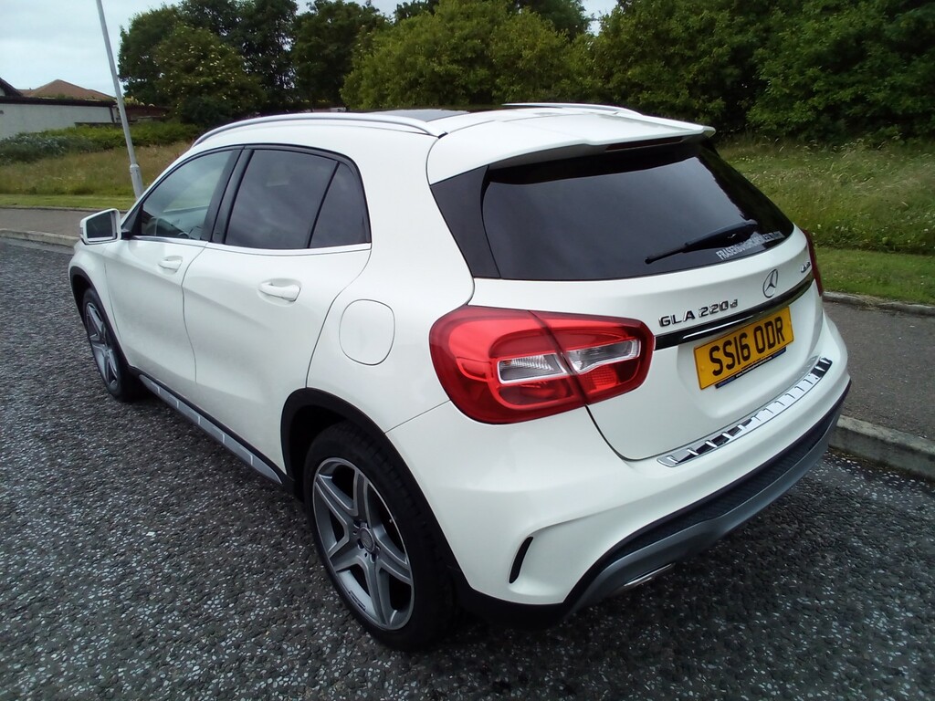 Mercedes-Benz GLA Class 220D Amg Line 4Wd White #6