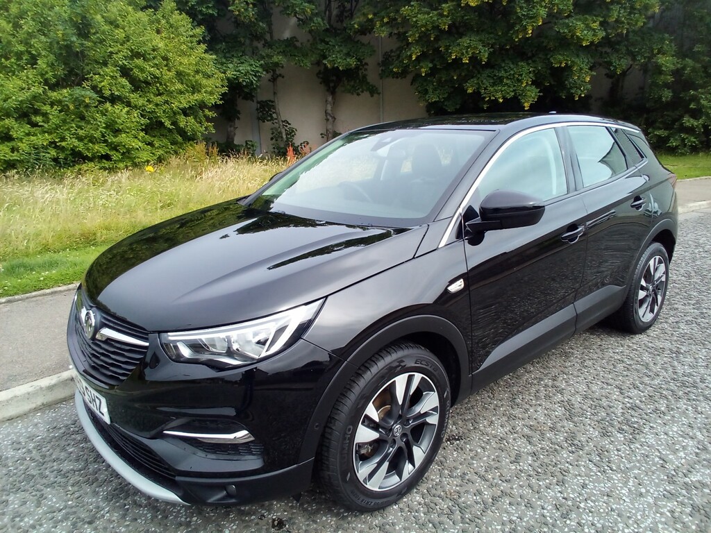Vauxhall Grandland X 1.2 Turbo Sport Nav Black