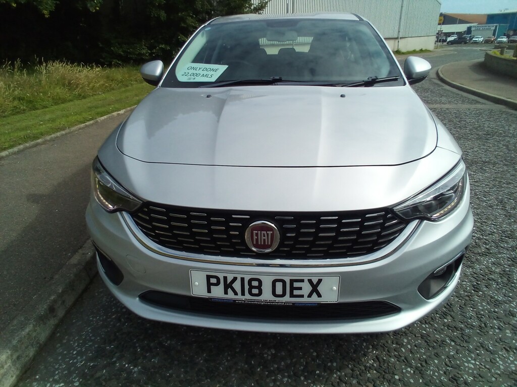Fiat Tipo Tipo 1.4 95Hp Lounge Hatchback Silver #2