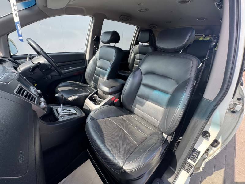 SsangYong Turismo Mpv Grey #14