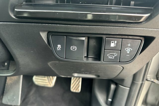 Kia EV6 Air White #45