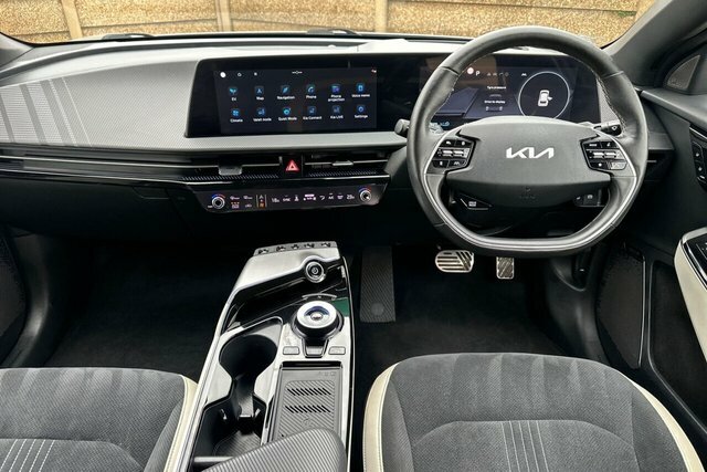 Kia EV6 Air White #11