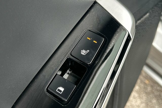 Kia EV6 Air White #31