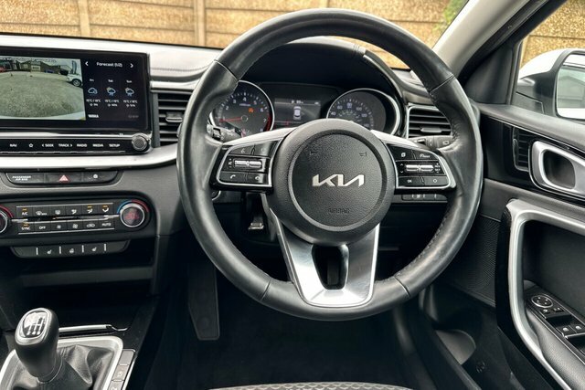 Kia Xceed 1.6 Gdi 8.9Kwh 4 Suv Plug In Hybrid Dct Black #12