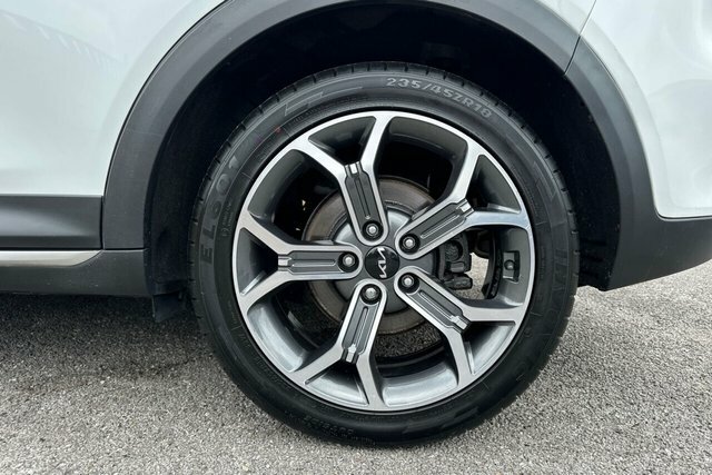 Kia Xceed 1.6 Gdi 8.9Kwh 4 Suv Plug In Hybrid Dct Black #22