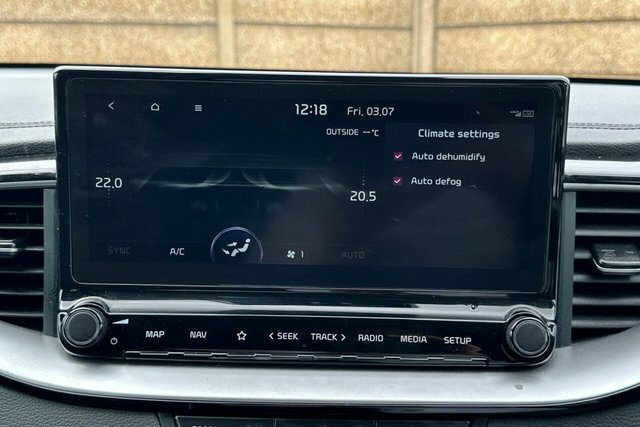 Kia Xceed 1.6 Gdi 8.9Kwh 4 Suv Plug In Hybrid Dct Black #46