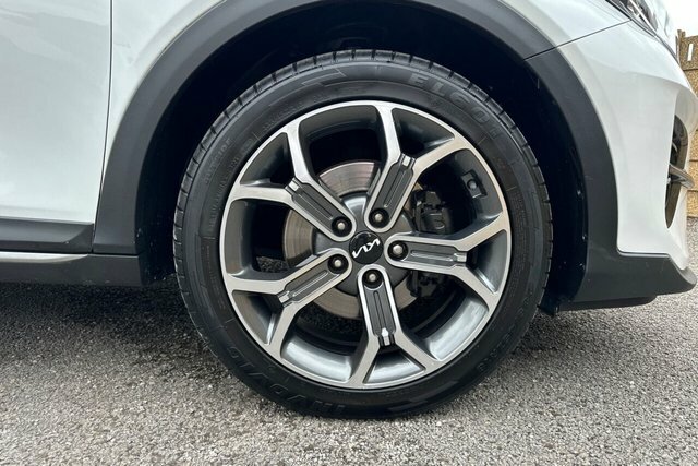 Kia Xceed 1.6 Gdi 8.9Kwh 4 Suv Plug In Hybrid Dct Black #9